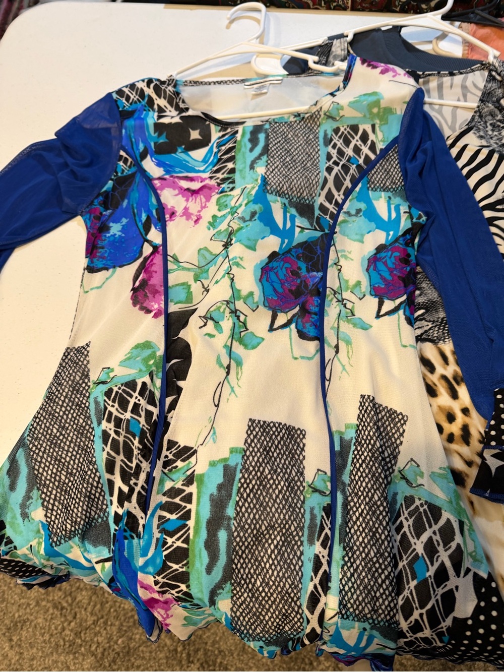 FIRM PRICE - LOT OF 10-small/medium tops - Picture 6 of 11